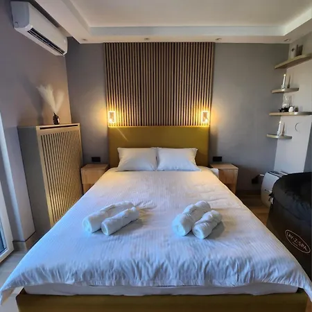 Moonlight Apartment *